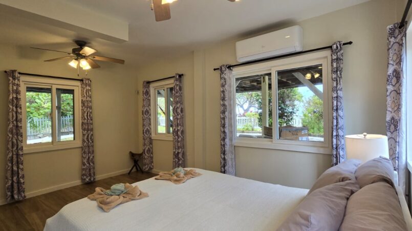 amalia room 1 side view